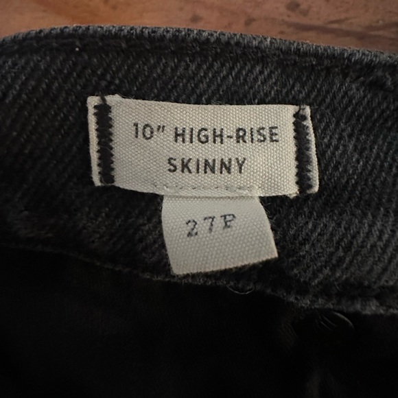 Madewell 10” High Rise Skinny Jeans in faded black, size 27P - Picture 7 of 10